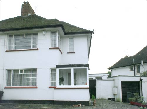 21 Howard Walk